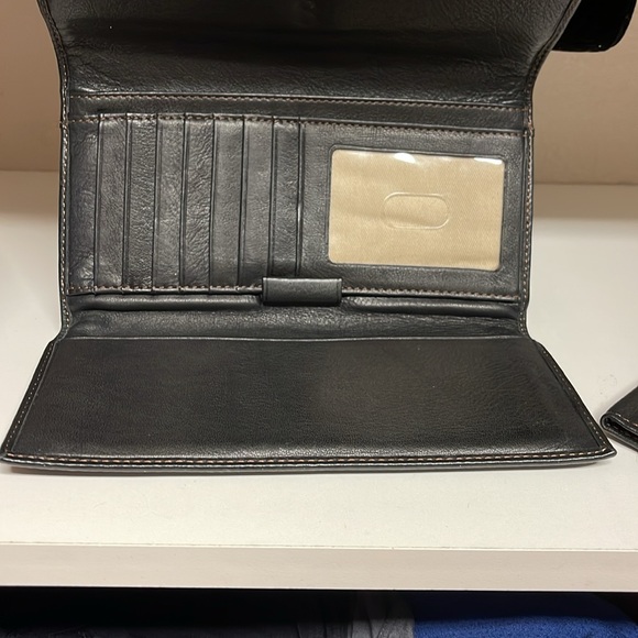 UGG wallet with check book holder - Picture 3 of 8